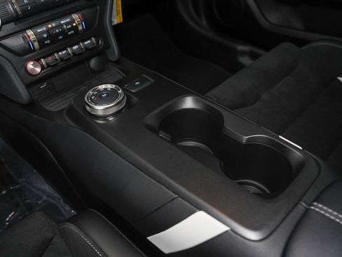 Used 2022 Ford Mustang Shelby GT500 w/ Carbon Fiber Track Pack RWD image 41