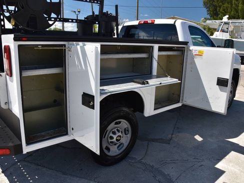 Used 2018 Chevrolet Silverado 2500 W/T RWD image 11