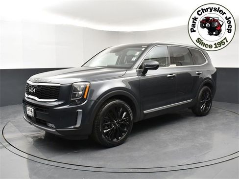 Used 2022 Kia Telluride SX w/ SX Prestige Package image 3