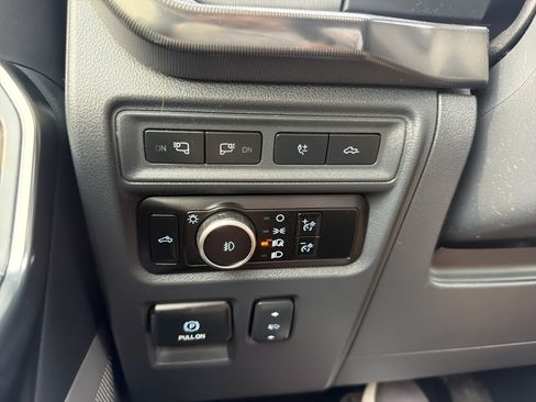 Certified 2024 Ford F150 Platinum w/ FX4 Off-Road Package AWD/4WD image 32