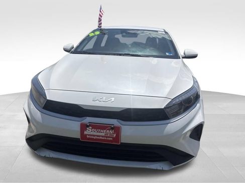 Used 2023 Kia Forte LXS FWD image 5