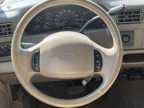 Used 2001 Ford F250 Lariat image 11