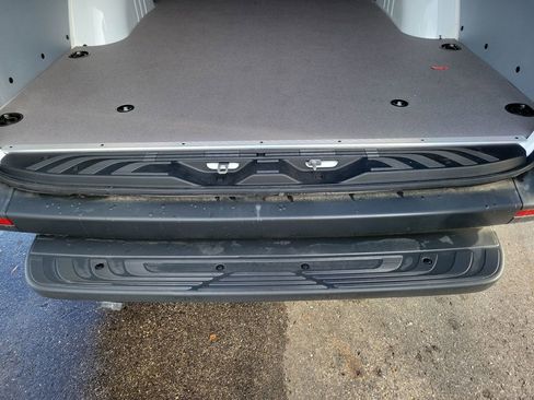 Used 2025 Mercedes-Benz Sprinter 2500 image 13