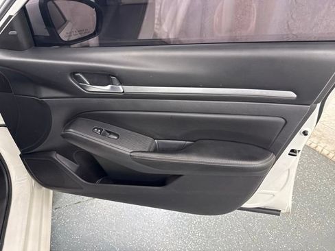 Used 2022 Nissan Altima 2.5 SV FWD image 13