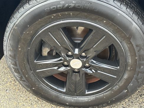 Used 2019 Chevrolet Trax LT w/ Sun & Sound Package image 9