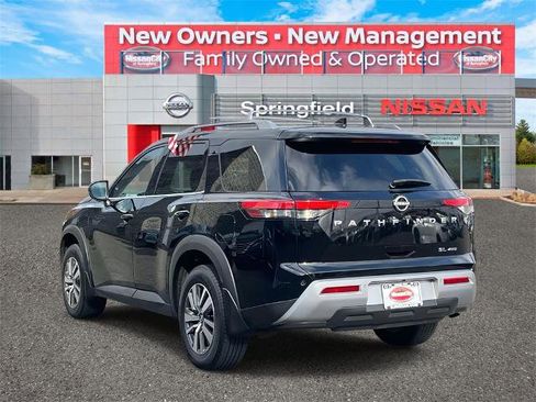 Certified 2024 Nissan Pathfinder SL image 4