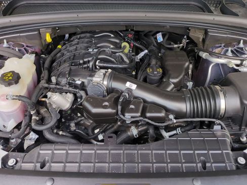 Used 2025 Jeep Grand Cherokee Limited RWD image 15