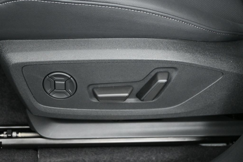 New 2027 Audi SQ6 e-tron Premium Plus AWD/4WD image 7
