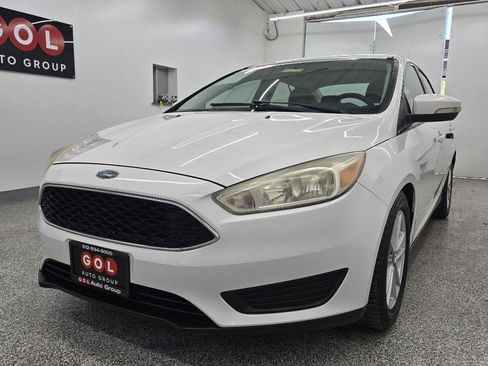 Used 2017 Ford Focus SE FWD image 7