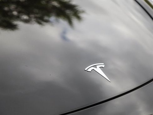 Used 2023 Tesla Model Y Long Range AWD/4WD image 11