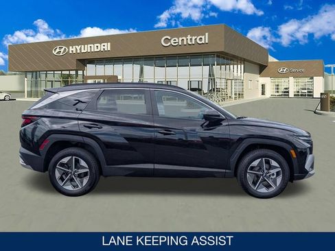 Certified 2025 Hyundai Tucson SEL AWD/4WD image 9
