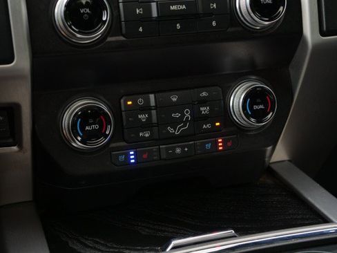 Used 2019 Ford F250 Platinum w/ Platinum Ultimate Package AWD/4WD image 49