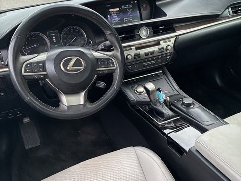 Used 2018 Lexus ES 350 image 3