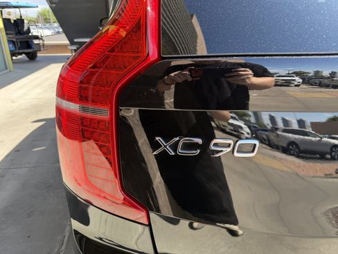 Used 2024 Volvo XC90 B6 Ultimate w/ Protection Package Premier AWD/4WD image 14