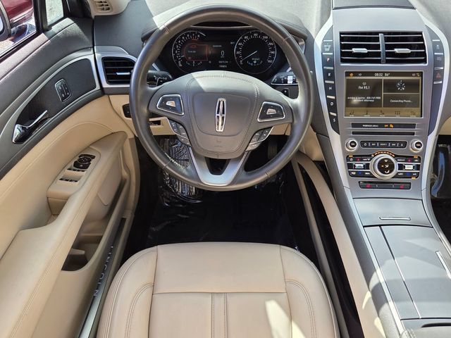 Used 2017 Lincoln MKZ Premiere FWD image 11