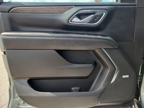 Used 2023 Chevrolet Suburban Premier image 23