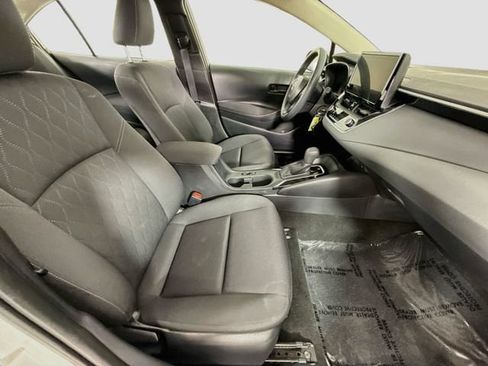 Certified 2025 Toyota Corolla LE FWD image 27