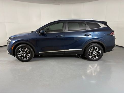 Used 2023 Kia Sportage EX AWD/4WD image 5