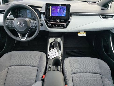 Used 2025 Toyota Corolla SE image 8