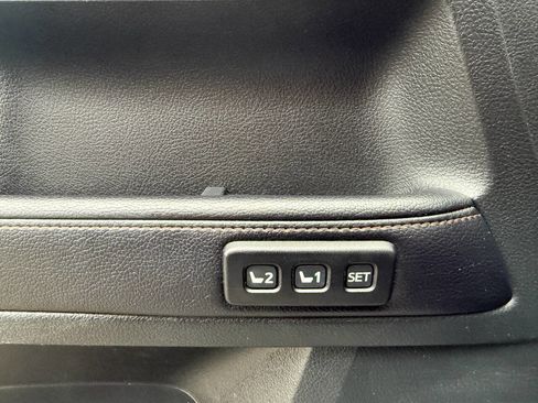 Used 2016 Toyota 4Runner Limited image 19