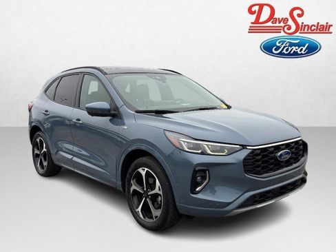 Used 2023 Ford Escape ST-Line Elite w/ Premium Technology Package image 4