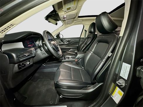 Used 2023 Lincoln Corsair AWD w/ Equipment Group 101A image 17