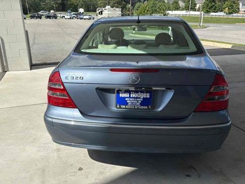 Used 2005 Mercedes-Benz E 320 Sedan image 4