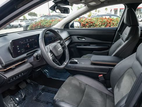 Used 2024 Nissan Ariya FWD image 16