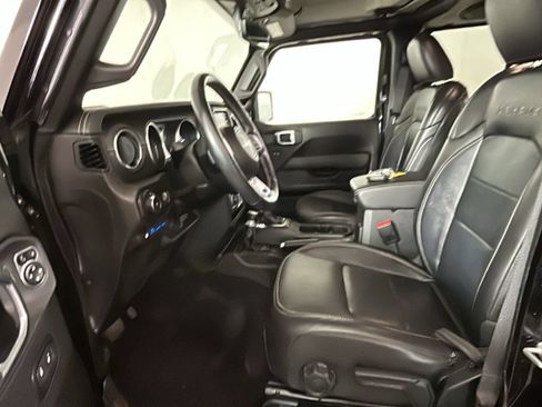 Used 2023 Jeep Wrangler Unlimited Sahara w/ Cold Weather Group AWD/4WD image 12