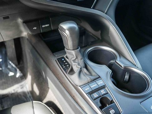 Used 2024 Toyota Camry SE w/ Cold Weather Package FWD image 18