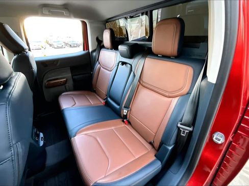 Used 2024 Ford Maverick Lariat image 19