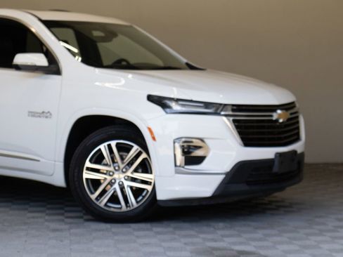 Used 2022 Chevrolet Traverse High Country AWD/4WD image 3