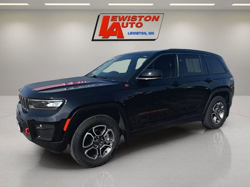 Used 2022 Jeep Grand Cherokee Trailhawk image 4