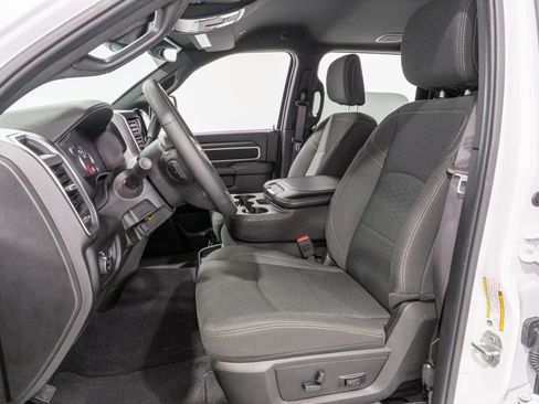 Used 2025 RAM 2500 Big Horn AWD/4WD image 15
