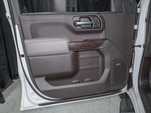 Used 2019 GMC Sierra 1500 SLT w/ SLT Premium Plus Package image 8