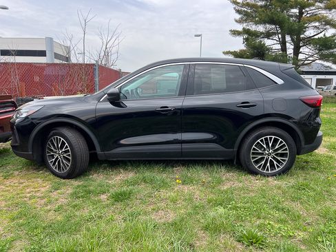 Used 2023 Ford Escape Active w/ Tech Pack #1 image 2