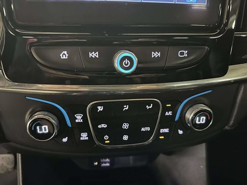 Used 2023 Chevrolet Traverse RS AWD/4WD image 28