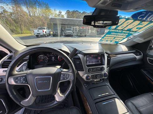 Used 2015 GMC Yukon XL Denali w/ Premium Package image 15