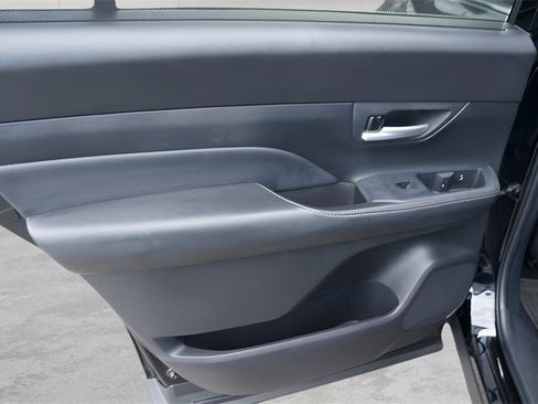 Used 2024 Toyota Grand Highlander Limited image 10