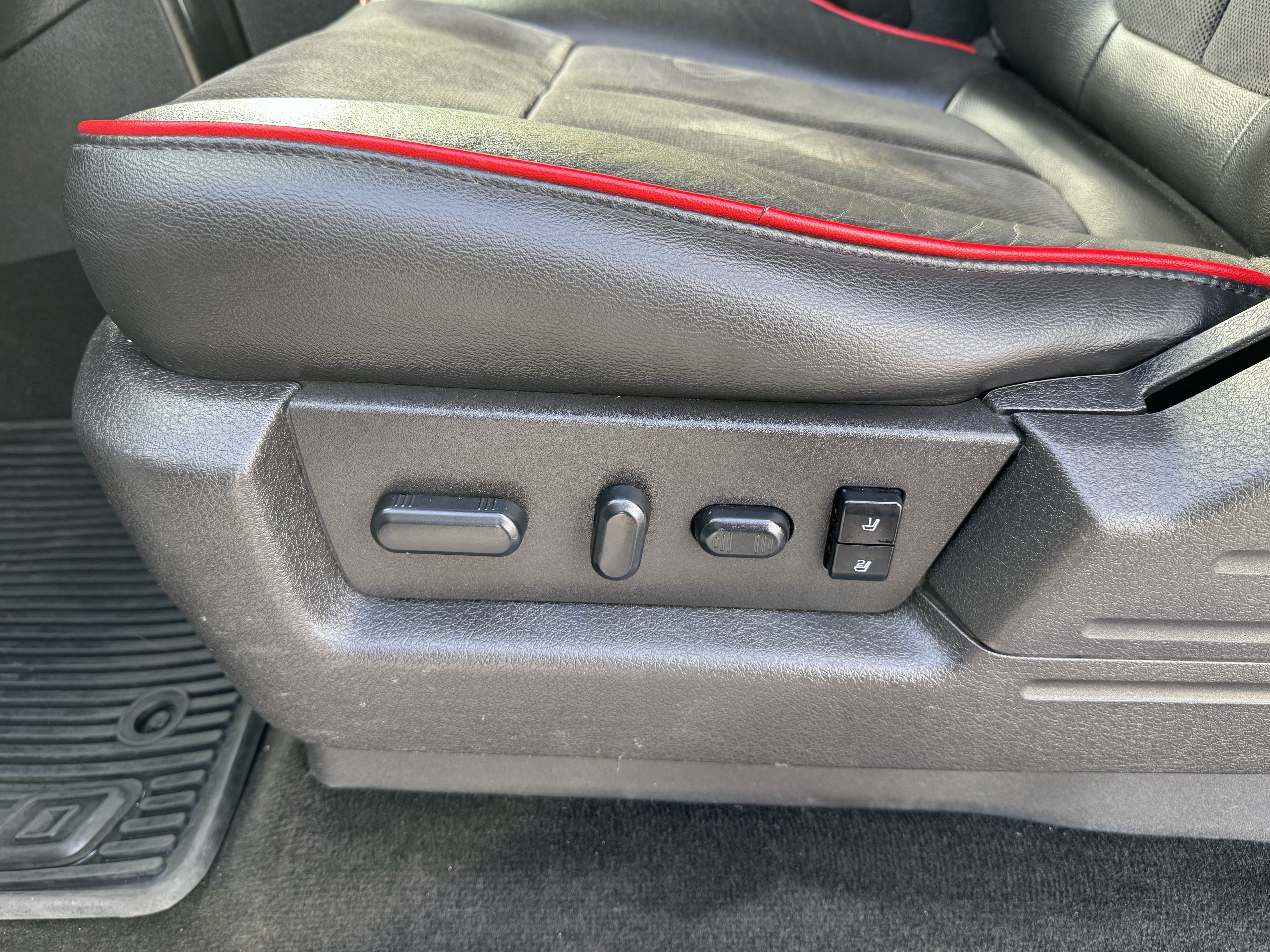 Used 2014 Ford F150 FX4 w/ Equipment Group 402A Luxury AWD/4WD image 17