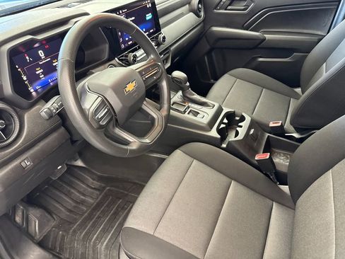 Used 2023 Chevrolet Colorado W/T image 9