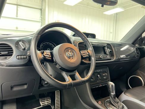 Used 2013 Volkswagen Beetle 2.0T image 10