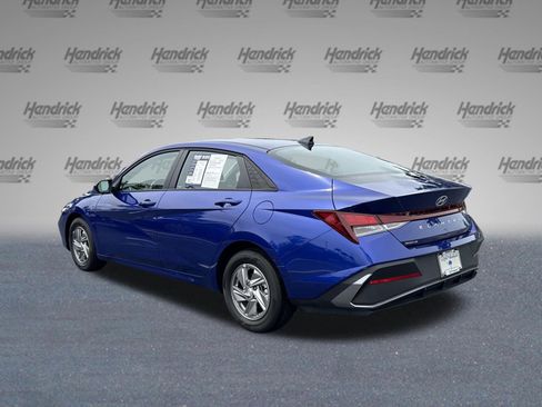 Used 2025 Hyundai Elantra SE FWD image 8