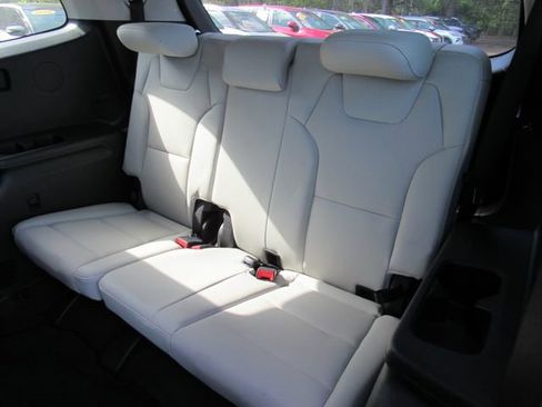 Used 2023 Kia Telluride EX w/ EX Captain's Chair Package FWD image 18