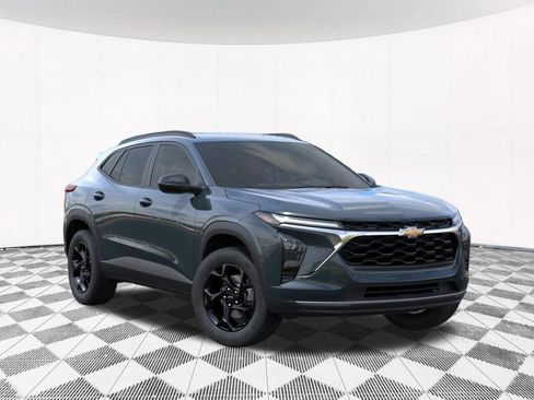 New 2026 Chevrolet Trax LT w/ Driver Confidence Package FWD image 12