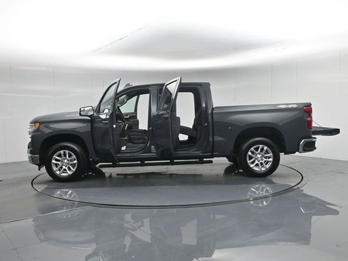 Used 2025 Chevrolet Silverado 1500 LT image 42