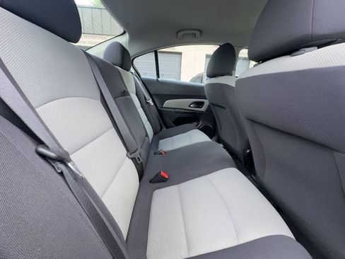 Used 2013 Chevrolet Cruze LS FWD image 12