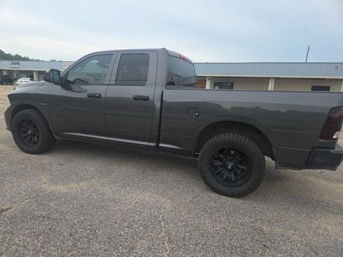 Used 2018 RAM 1500 Express RWD image 6