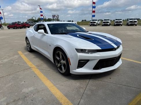 Used 2018 Chevrolet Camaro SS RWD image 10