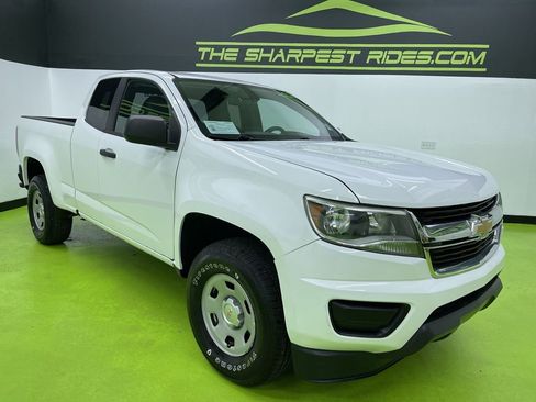 Used 2017 Chevrolet Colorado W/T image 2